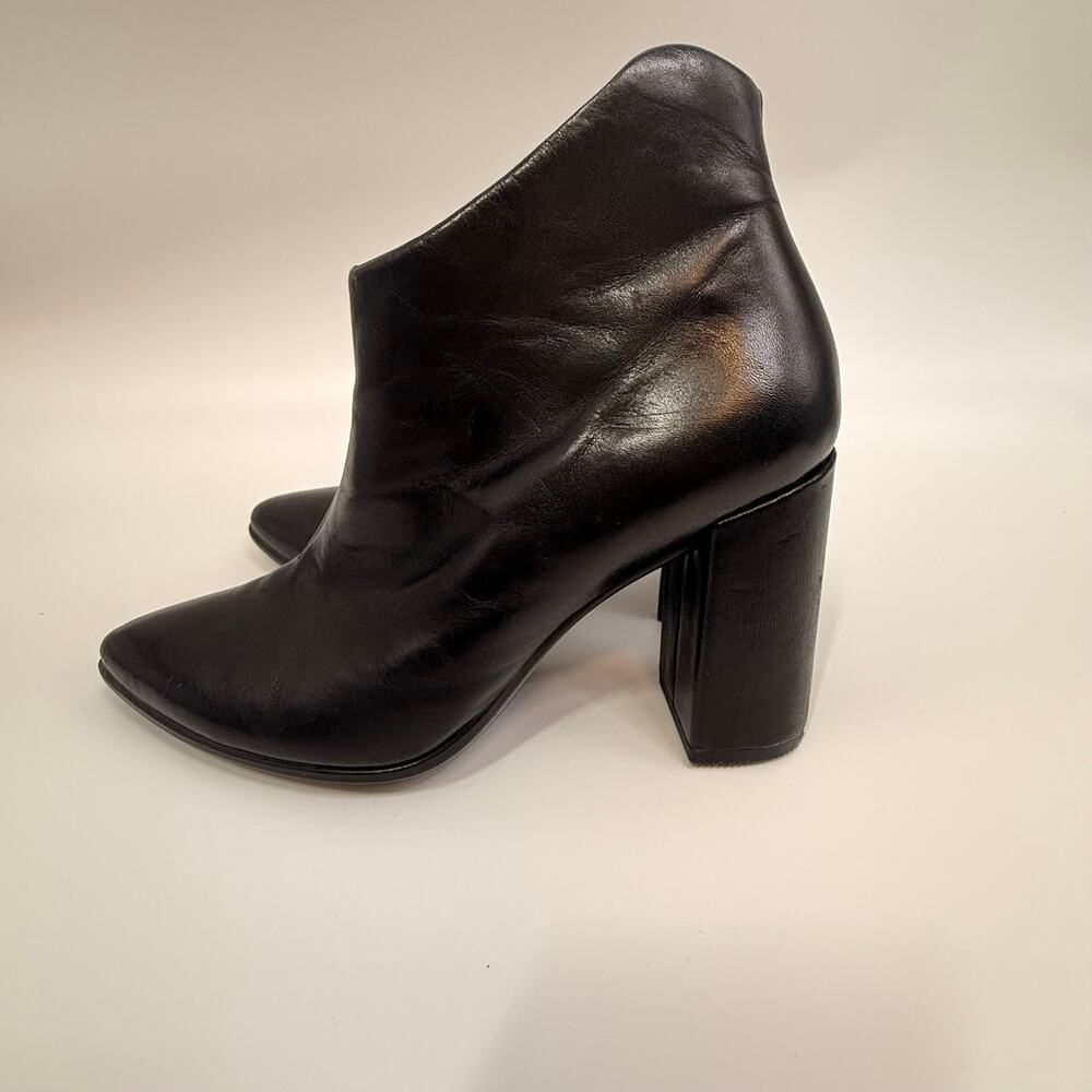 ECCO Women’s Sz 6 Black Leather Pointed Toe Ankle Booties Block Heel Side Zip